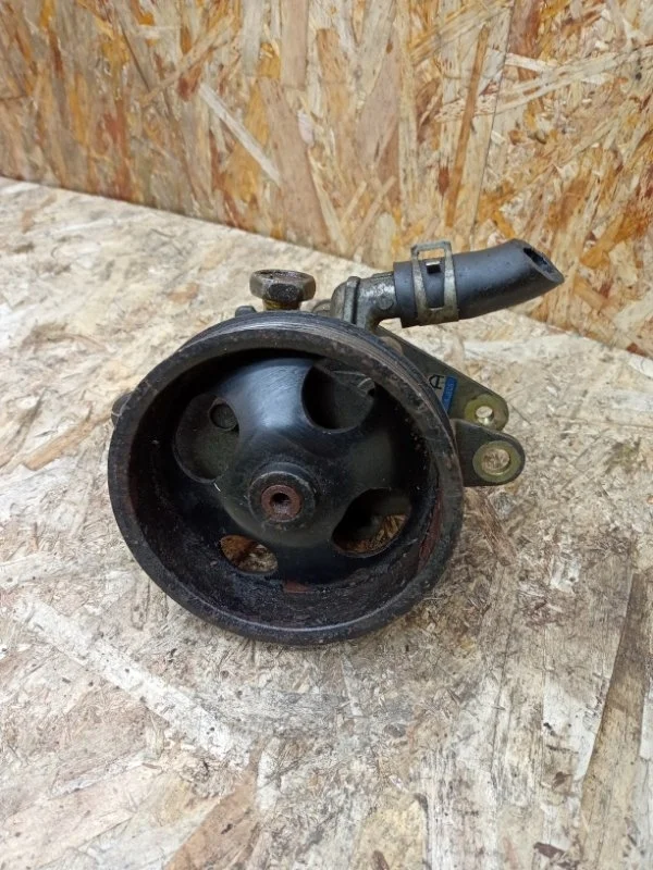 Насос гидроусилителя руля Nissan X-Trail 2001-2006 T30