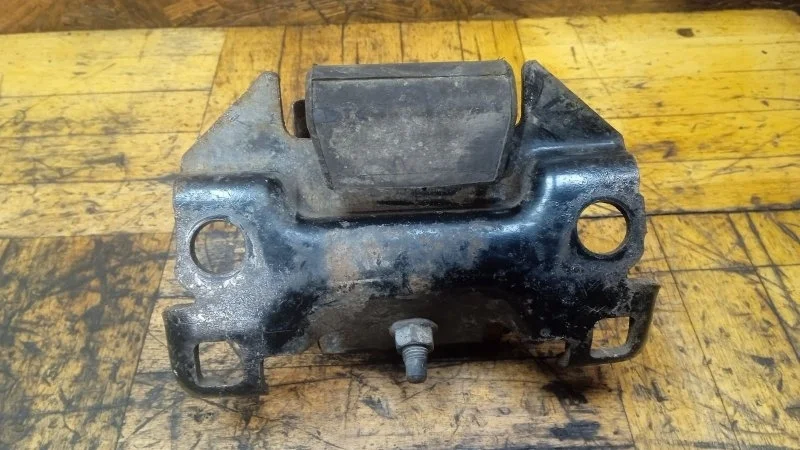 Опора двигателя Nissan Navara 2005-2015 D40