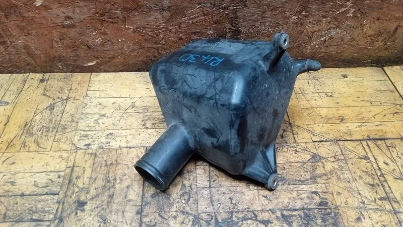 Резонатор воздушного фильтра Nissan X-Trail 2001-2006 T30