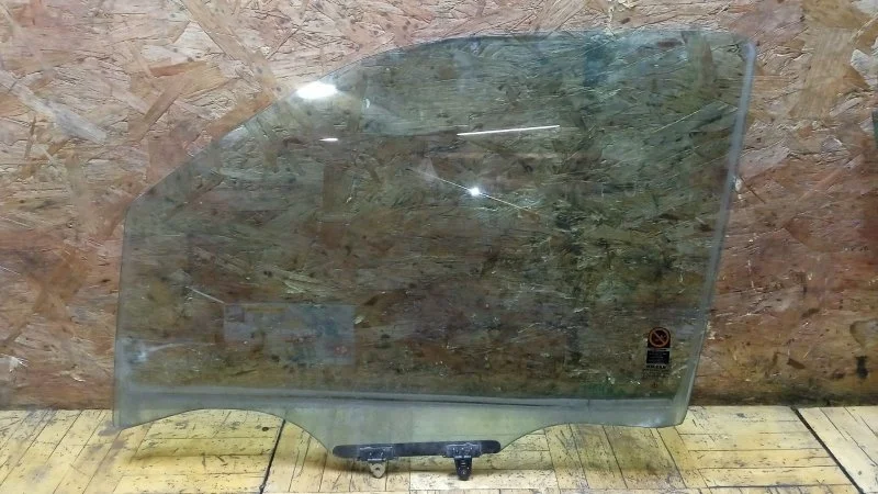 Стекло двери Nissan Pathfinder 2005-2014 R51