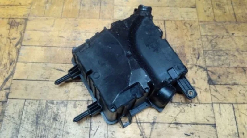 Корпус блока предохранителей реле Renault Megane 3 2009-2016