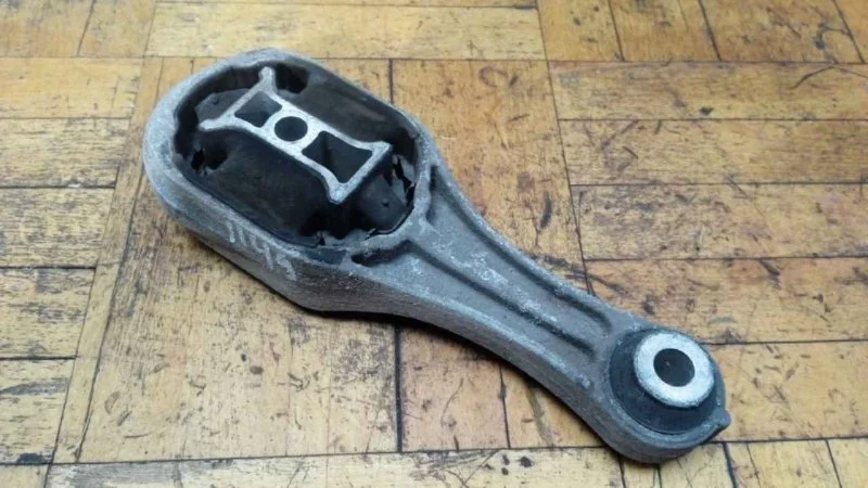 Опора двигателя Renault Megane 3 2009-2016