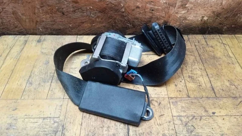 Ремень безопасности Renault Megane 3 2009-2016