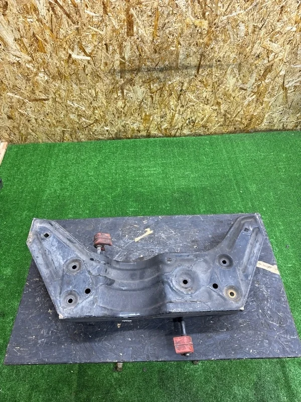 Балка подмоторная (подрамник) Skoda Fabia 2 2007-2015