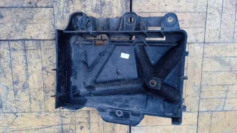 Крепление акб Skoda Fabia 2 2007-2015