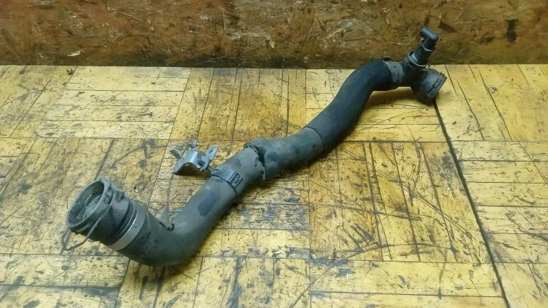 Патрубок радиатора Skoda Superb 2008-2015