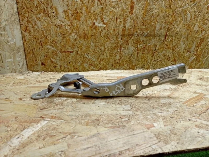 Петля капота Skoda Superb 2008-2015