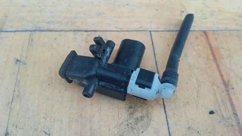 Форсунка омывателя лобового стекла Skoda Superb 2008-2015