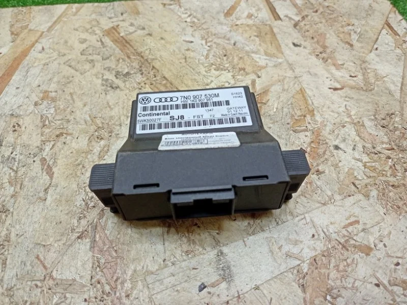 Блок электронный Skoda Superb 2008-2015