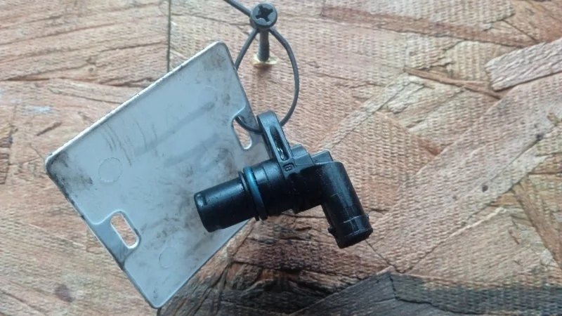 Датчик положения распредвала Skoda Superb 2008-2015