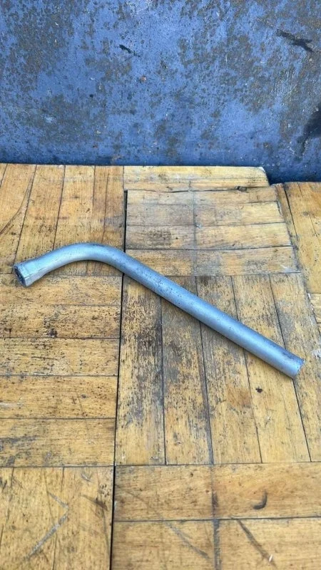 Ключ балонный Audi A4 2007-2015 B8