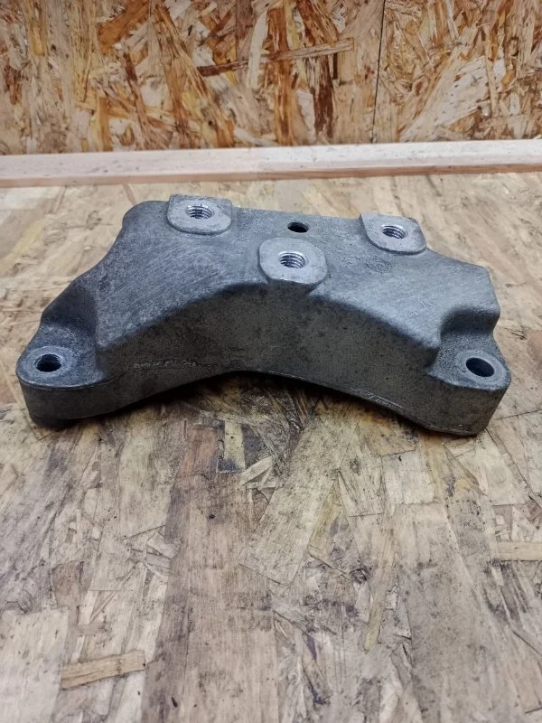 Кронштейн кпп Skoda Superb 2008-2015