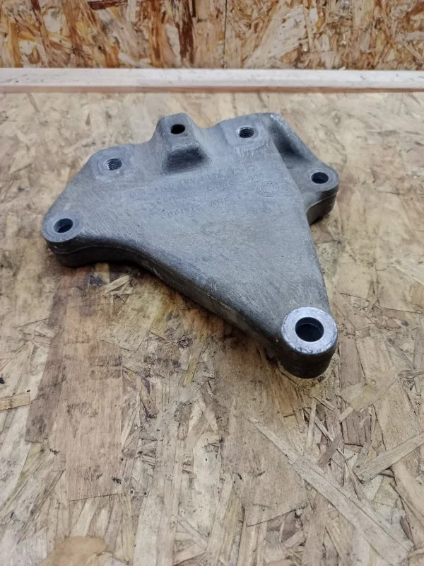 Кронштейн кпп Volkswagen Jetta 2011-2018