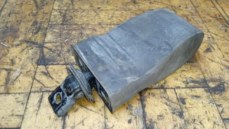 Ограничитель двери Volkswagen Jetta 2011-2018