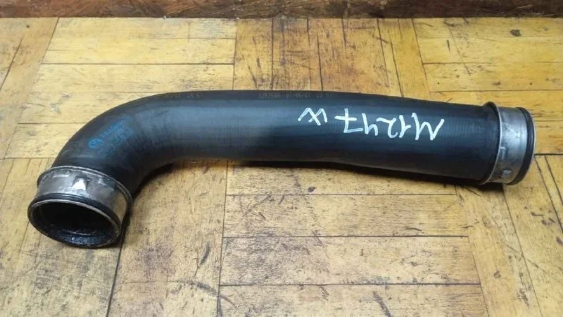 Патрубок интеркулера Volkswagen Passat 2005-2010 B6