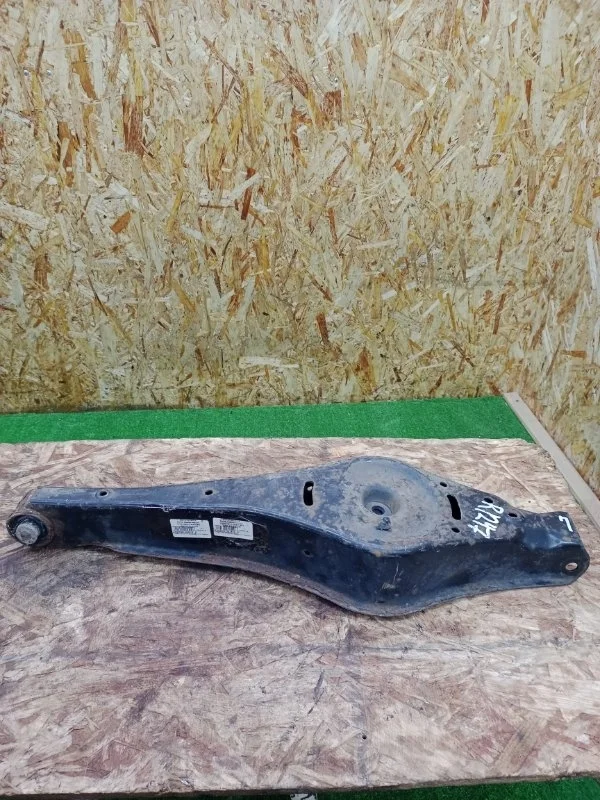 Рычаг подвески нижний Volkswagen Passat 2005-2010 B6