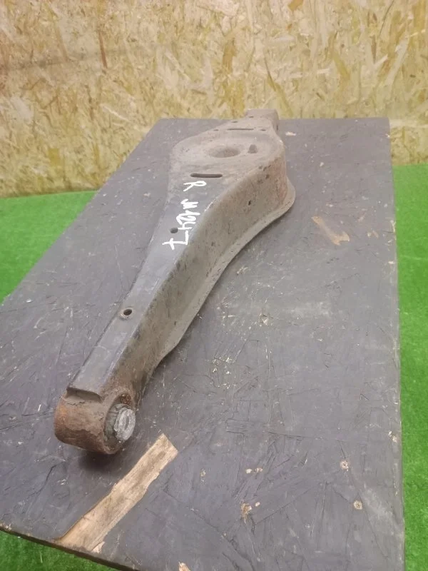 Рычаг подвески нижний Volkswagen Passat 2005-2010 B6