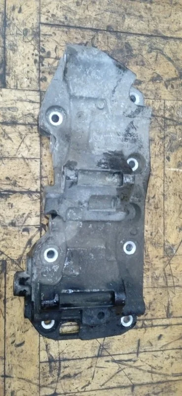 Кронштейн генератора BMW X3 2010-2017 F25