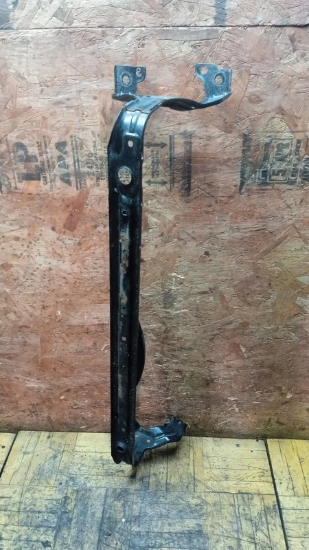 Балка подрадиаторная Volvo V40 2012-2019 / Cross Country