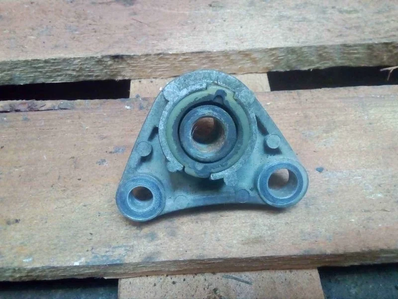 Кронштейн растяжки Volvo XC 90 2002-2015