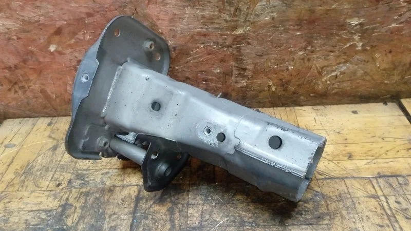 Лонжерон Volvo V40 2012-2019 / Cross Country