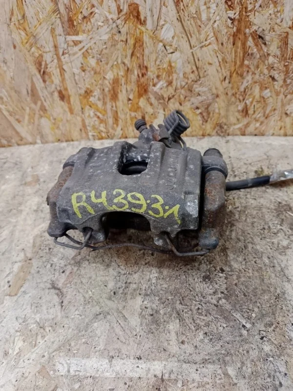 Суппорт тормозной Volvo V40 2012-2019 / Cross Country