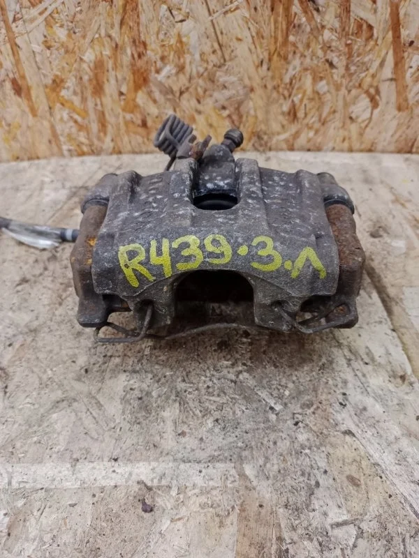 Суппорт тормозной Volvo V40 2012-2019 / Cross Country