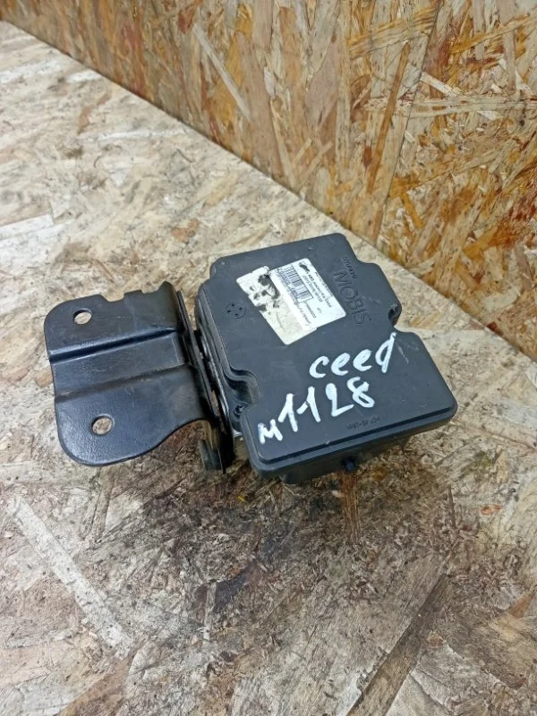 Блок abs (насос) Kia ceed 2012-2018