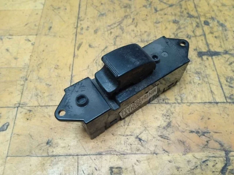 Кнопка стеклоподъемника Mitsubishi Lancer 9