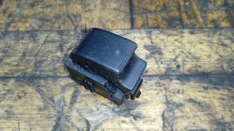 Кнопка стеклоподъемника Toyota Corolla Verso 2004-2009