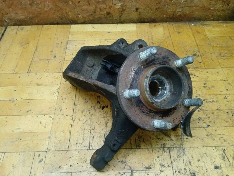 Кулак поворотный Ford Focus 2005-2008