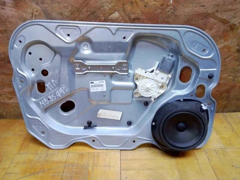 Стеклоподъемник Ford Focus 2008-2011