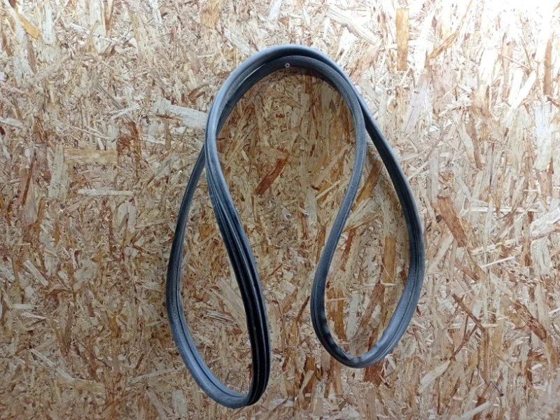 Уплотнитель проема двери Renault Megane 2 2003-2009