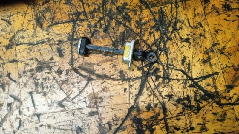 Ограничитель двери Honda Civic 2006-2012 5D