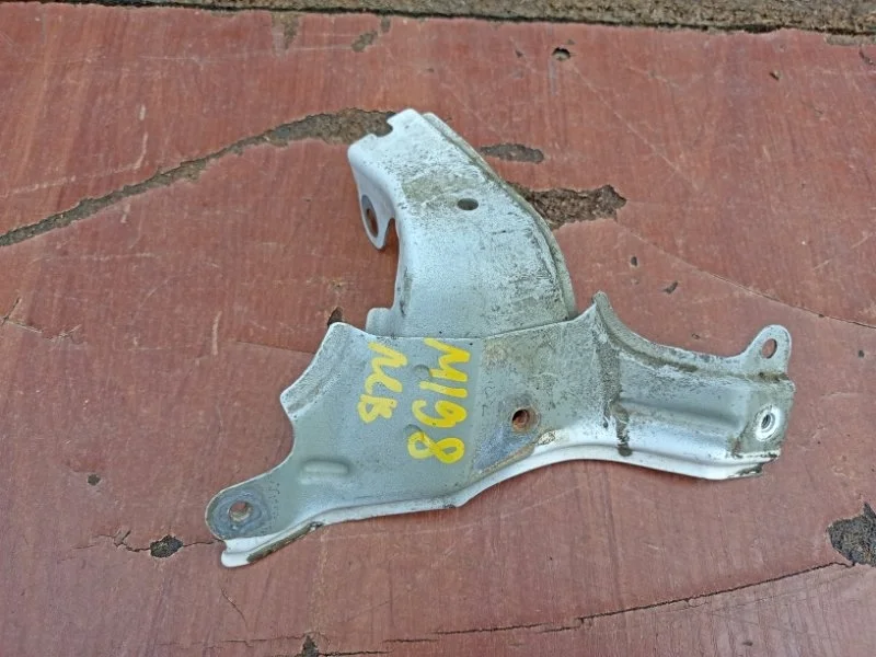 Кронштейн крыла Mazda 3 2009-2013 BL