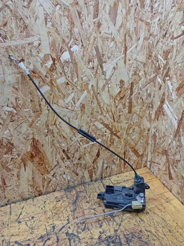 Замок двери Opel Astra 2004-2015 H