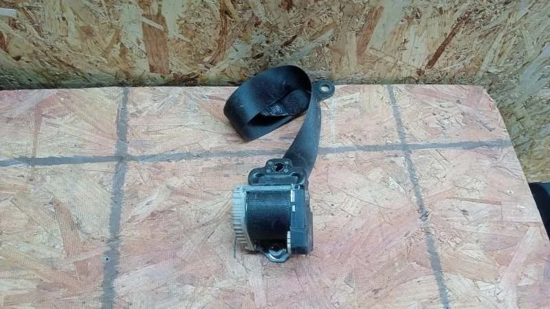 Ремень безопасности Ford Focus 2008-2011