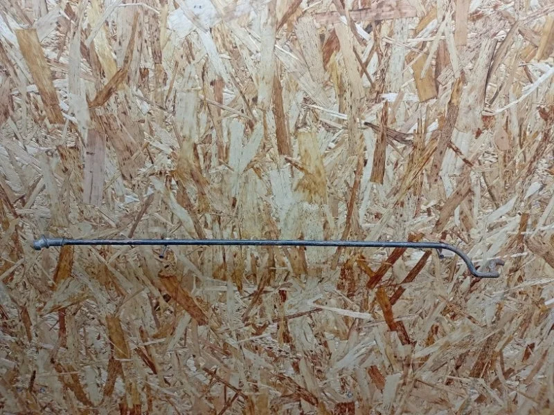 Упор капота Toyota Avensis 2