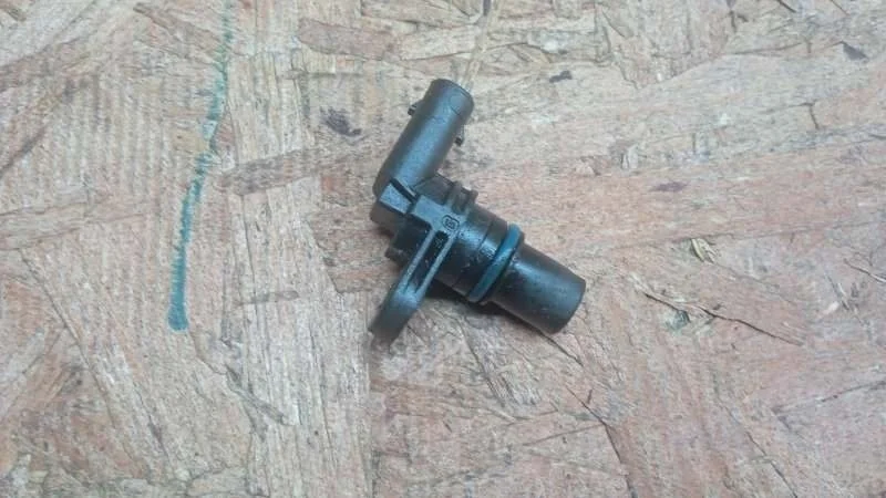 Датчик положения распредвала Volkswagen Passat 2010-2015 B7