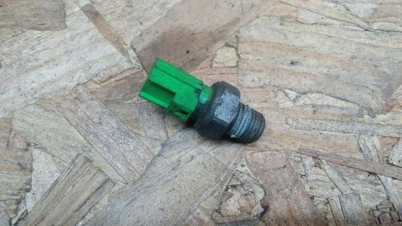 Датчик давления масла Mitsubishi Lancer 9 2003-2008