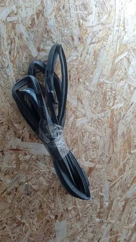 Уплотнитель двери Toyota Camry 2006-2011 V40