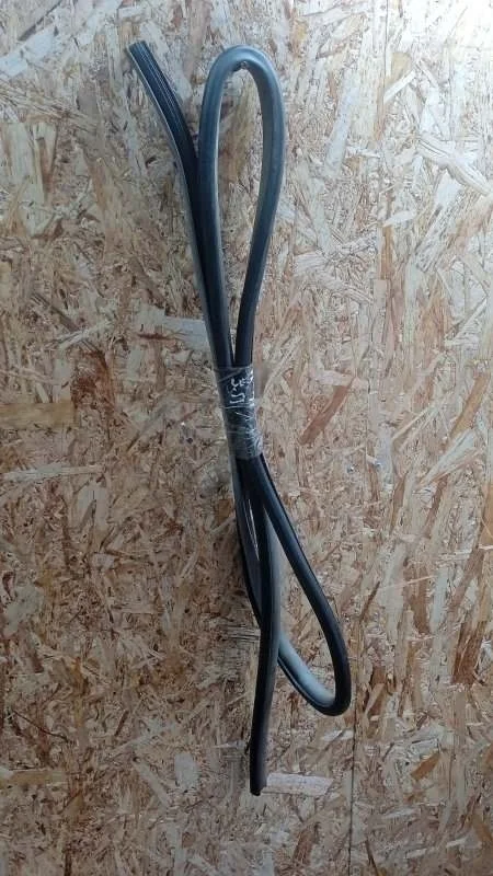 Уплотнитель проема двери Toyota Camry 2006-2011 V40