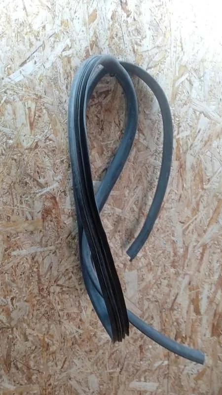 Уплотнитель проема двери Renault Logan 2