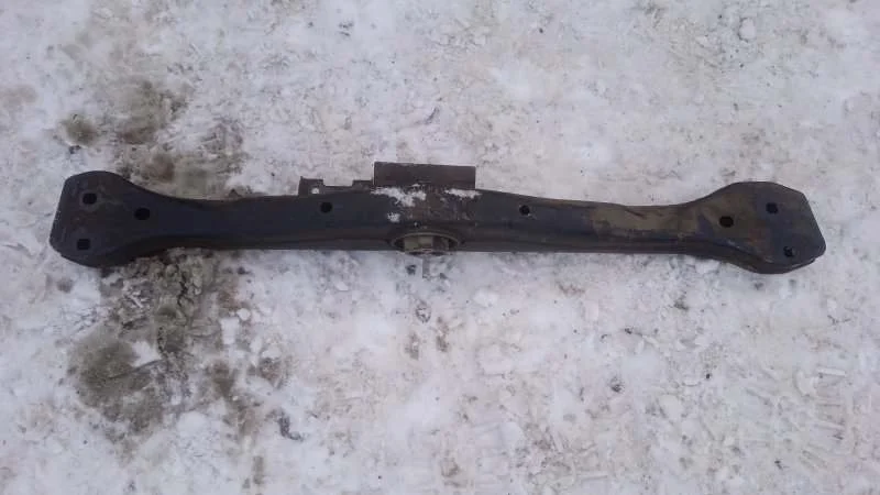 Балка кпп Audi Q7 2005-2015 4L