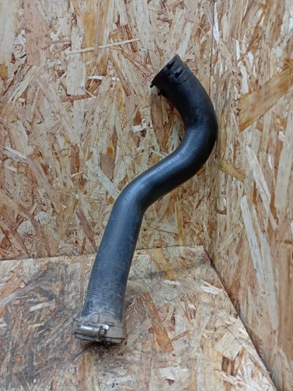 Патрубок интеркулера Audi Q7 2005-2015 4L