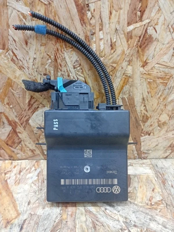 Блок управления давлением шинах Audi Q7 2005-2015 4L