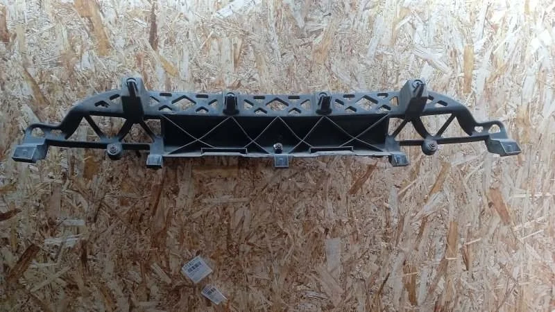 Направляющая бампера Nissan Pathfinder 2005-2014 R51