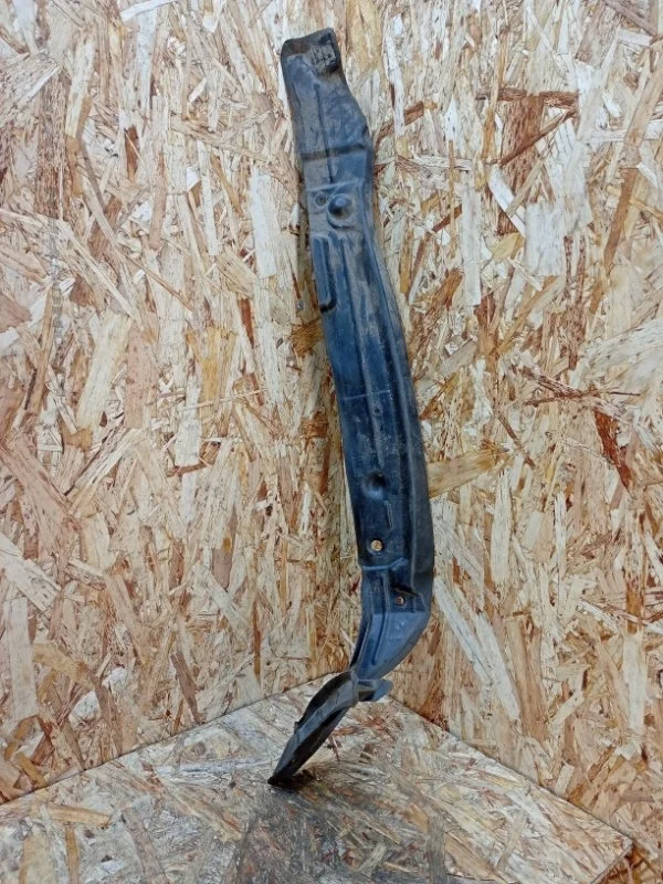 Пыльник крыла Audi Q7 2005-2015 4L