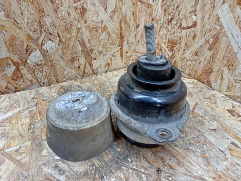 Подушка двигателя Audi Q7 2005-2015 4L