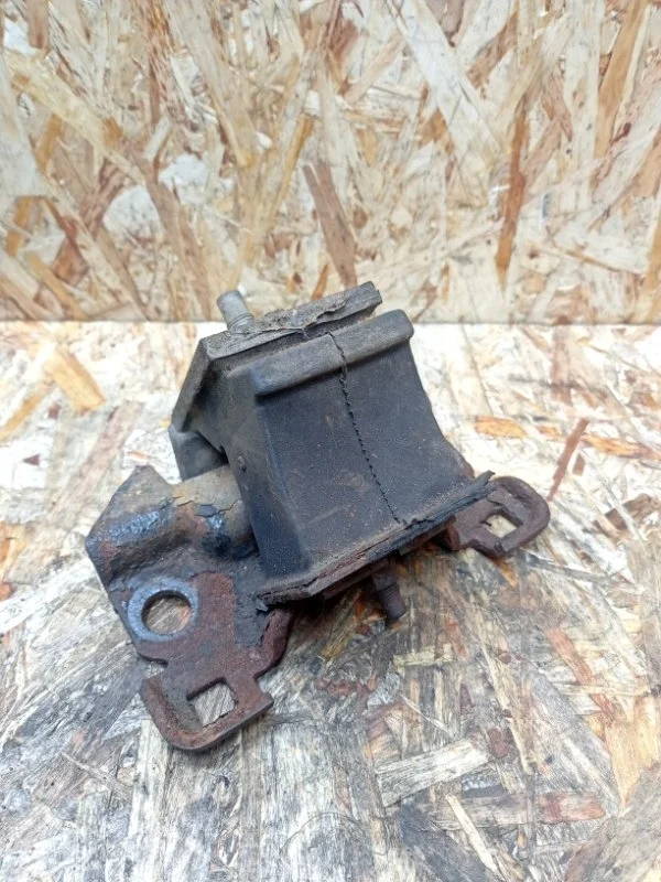 Подушка двигателя Nissan Pathfinder 2005-2014 R51